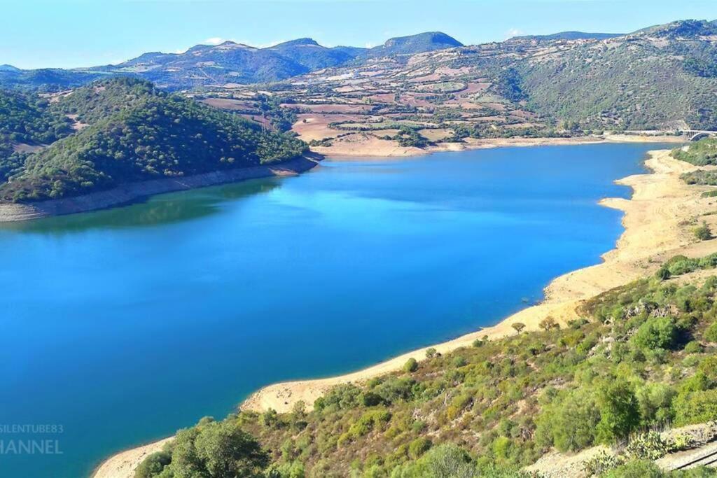 Ferula Romantica Mansarda Tra Fiumi E Montagne Sardegna Seùlo エクステリア 写真